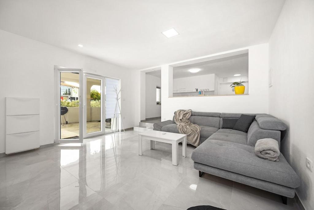 Apartment Olive Garden Near 3 Km From Center And Only 4 Km From The For 4 Persons Pula