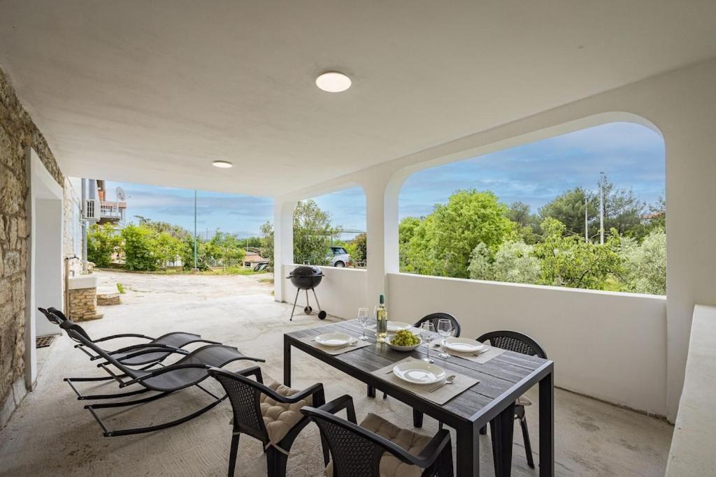 Apartment Olive Garden Near 3 Km From Center And Only 4 Km From The For 4 Persons