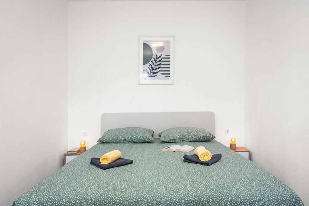 Olive Garden Near 3 Km From Center And Only 4 Km From The For 4 Persons Apartment