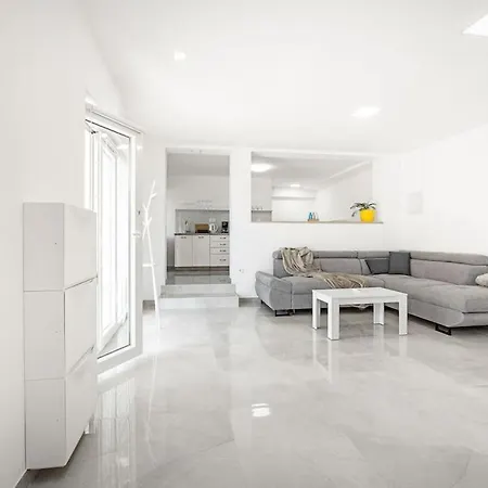 Apartment Olive Garden Near Pula 3 Km From Center And Only 4 Km From The Beach For 4 Persons Exteriör bild