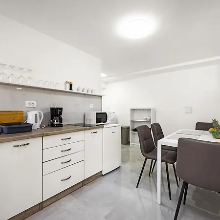 Apartment Olive Garden Near Pula 3 Km From Center And Only 4 Km From The Beach For 4 Persons Exteriör bild