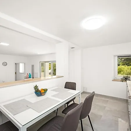 Apartment Olive Garden Near Pula 3 Km From Center And Only 4 Km From The Beach For 4 Persons Exteriör bild