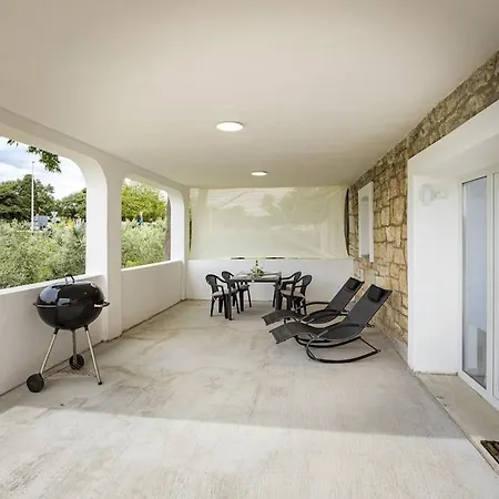 Apartment Olive Garden Near Pula 3 Km From Center And Only 4 Km From The Beach For 4 Persons Exteriör bild
