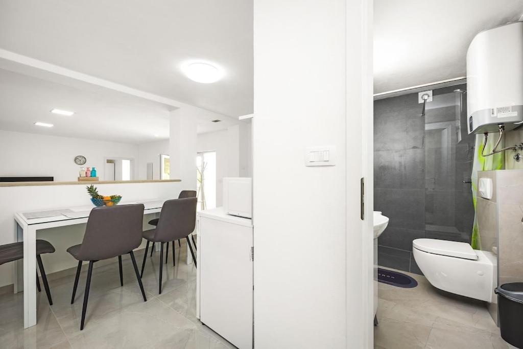 Apartament Olive Garden Near 3 Km From Center And Only 4 Km From The For 4 Persons *